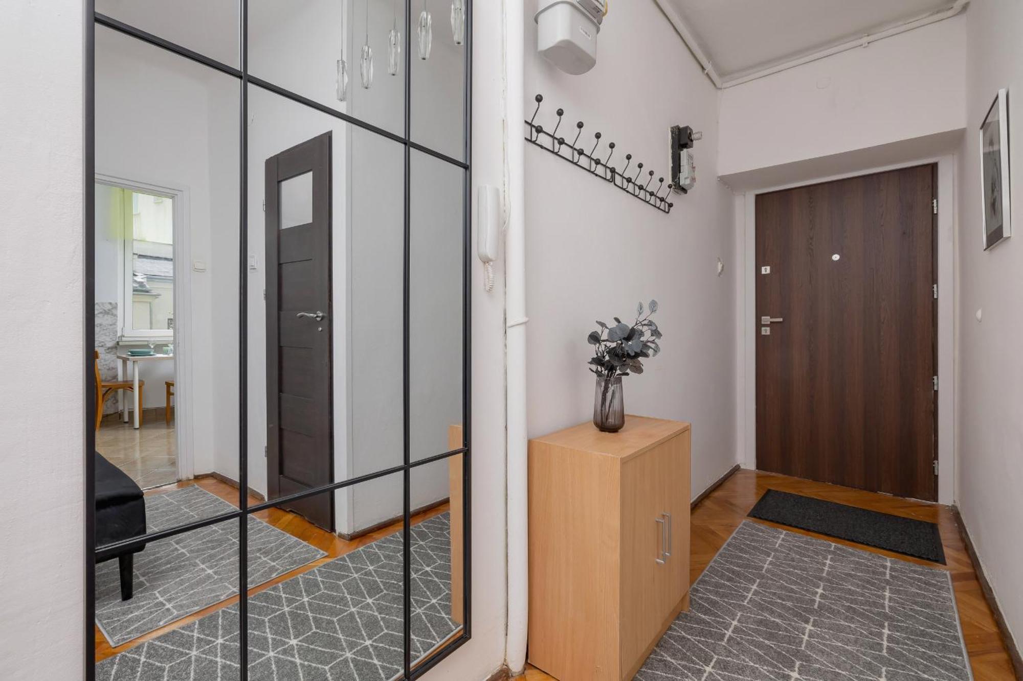 Rodzinny Z Dwiema Sypialniami Niedaleko Centrum Krakowa By Renters Kraków